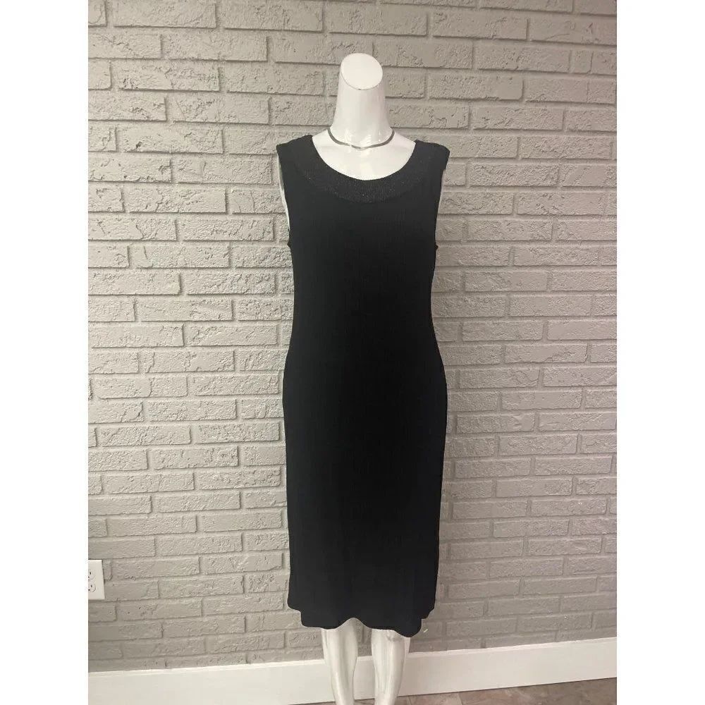 R&M Richards Black Sleeveless Crinkle Dress Size 8 NWT